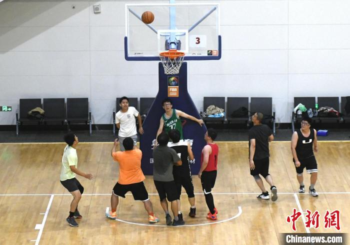 2023年浙江人均体育场地面积达3平方米：城乡场地