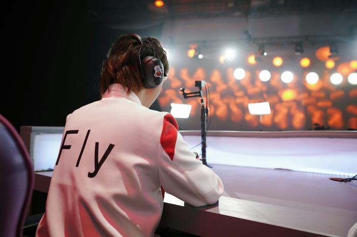 中二气质再燃的Fly:从低谷到重返赛场的逆转追