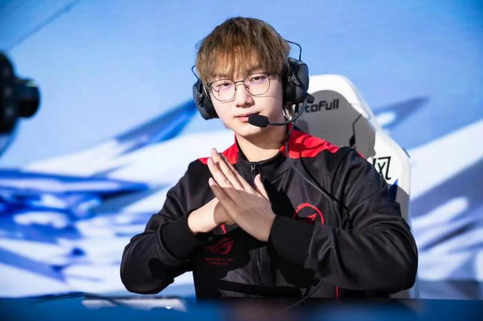 中二气质再燃的Fly:从低谷到重返赛场的逆转追