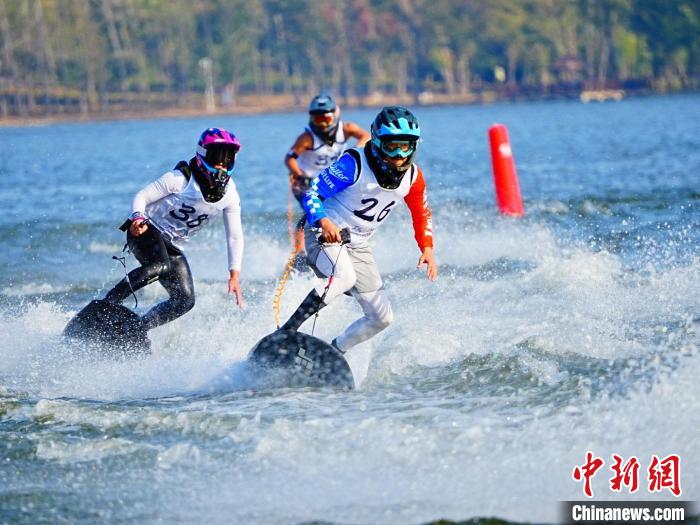 河南省首次落地的欢乐颂杯2023年全国电动冲浪板