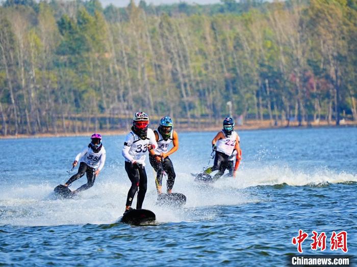 河南省首次落地的欢乐颂杯2023年全国电动冲浪板