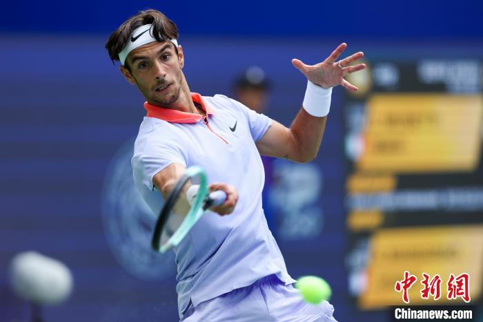 穆塞蒂在成都ATP250四分之一决赛胜出,晋级半决