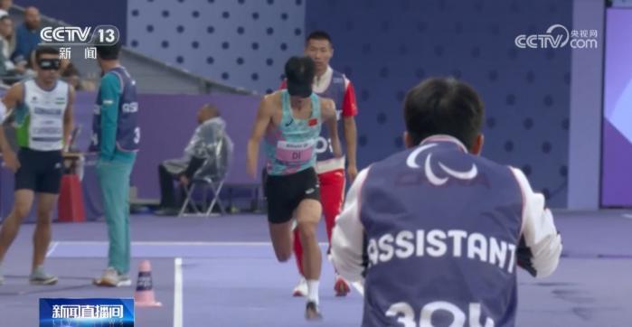 视障跳远运动员邸东东携手教练王琳打破世界纪