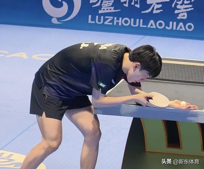 澳门乒乓球赛小组赛收官 国乒新星温瑞博力克高